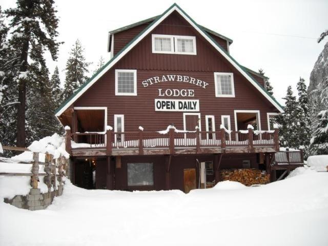 Strawberry Lodge Upper Forni Exterior photo